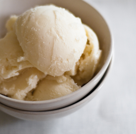 090726_cornicecreamclosesm