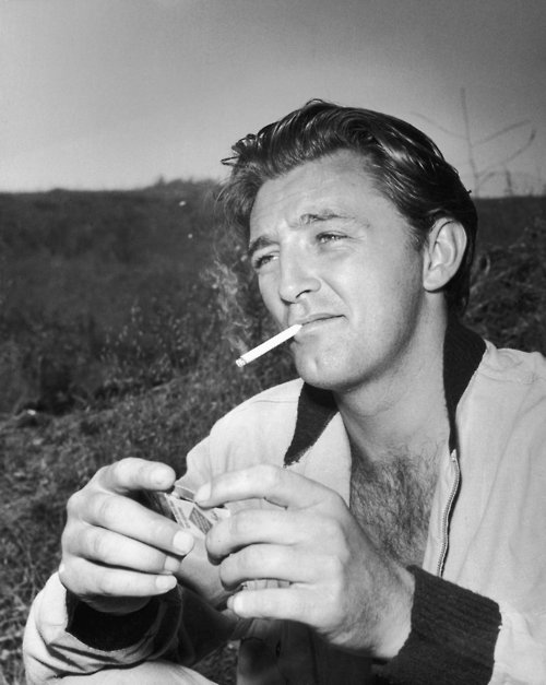 Robert Mitchum Whose biography Baby I Don't Care 